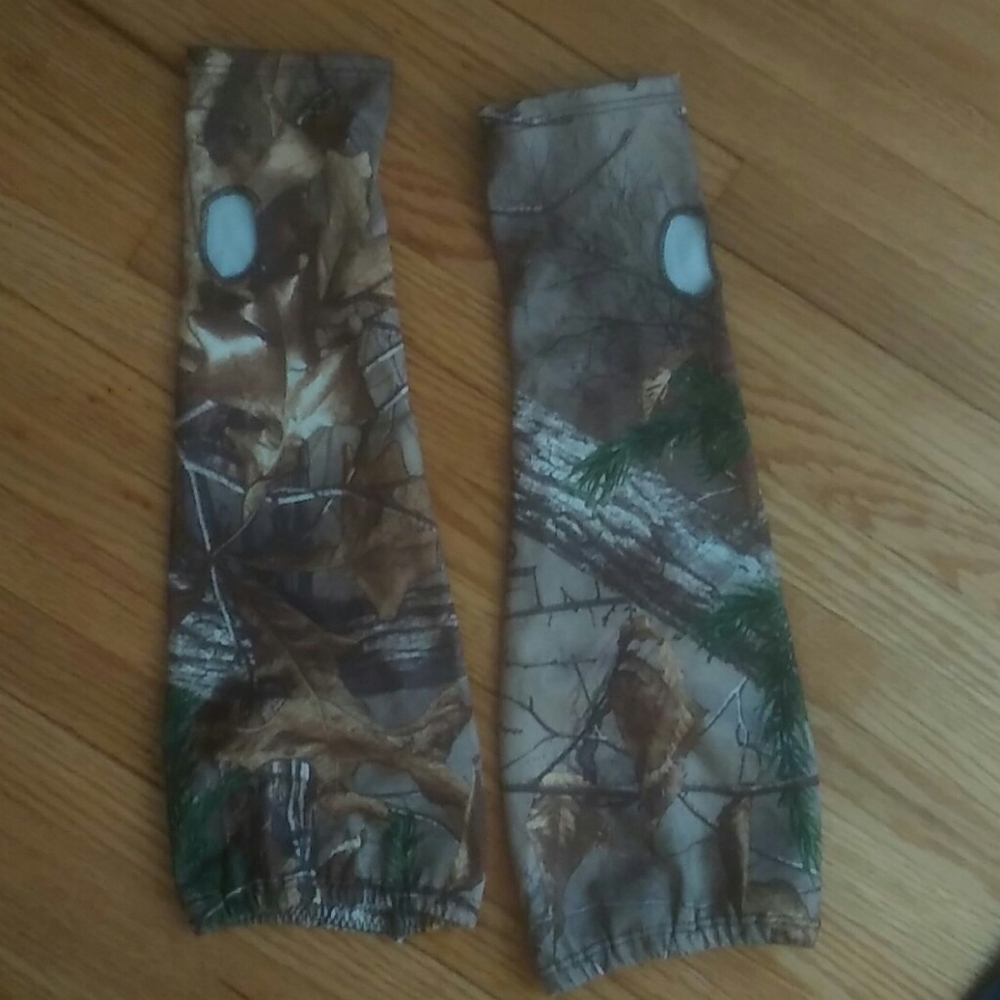 Cabellas camoskinz armguards Realtree